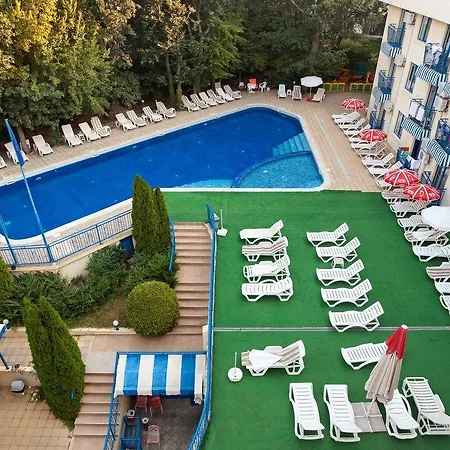 Blue Sky - & Parking Готель 3*