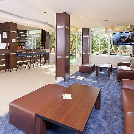 Blue Sky - & Parking Готель Золоті Піски