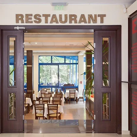 Blue Sky - & Parking 3*