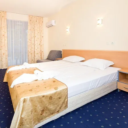 Hotel Blue Sky - & Parking 3*