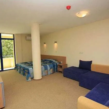 Blue Sky - & Parking Hotel