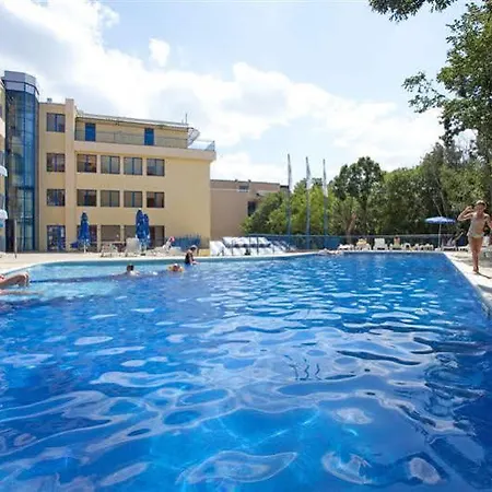 Hotel Blue Sky - & Parking 3*