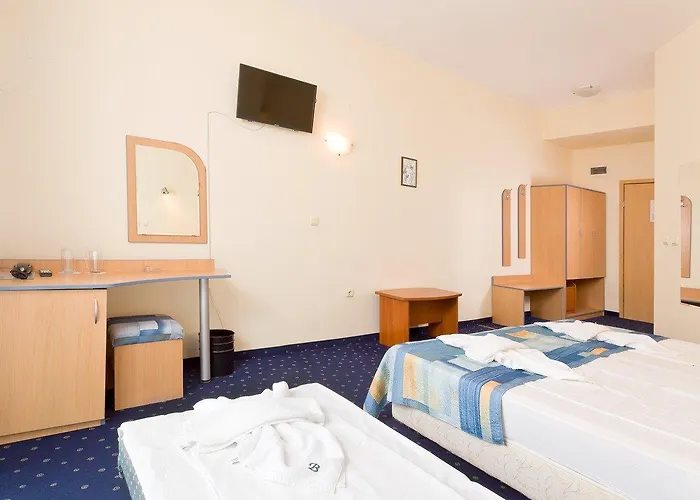 Hotel Blue Sky - & Parking