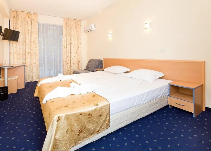 Hotel Blue Sky - & Parking 3*