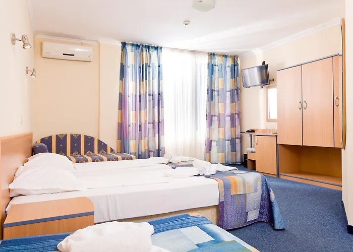 Blue Sky - & Parking 3*