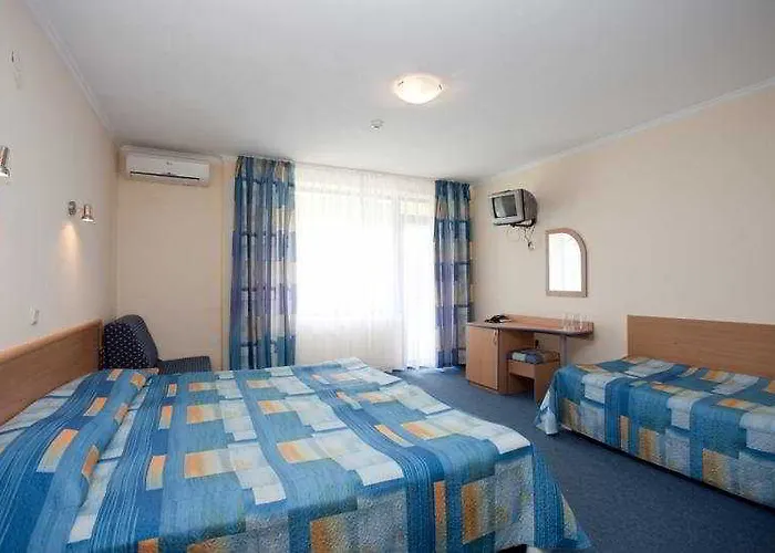 Hotel Blue Sky - & Parking 3*