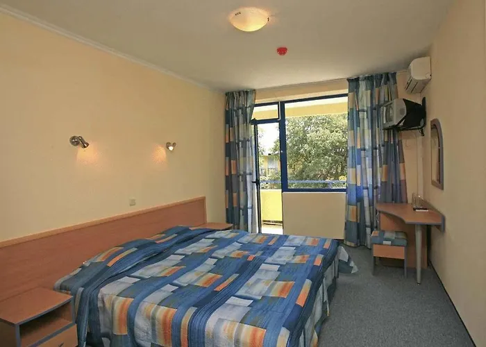 Blue Sky - & Parking