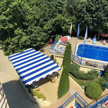 Hotel Blue Sky - & Parking Golden Sands