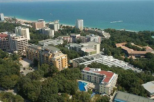 Hotel Blue Sky - & Parking 3*