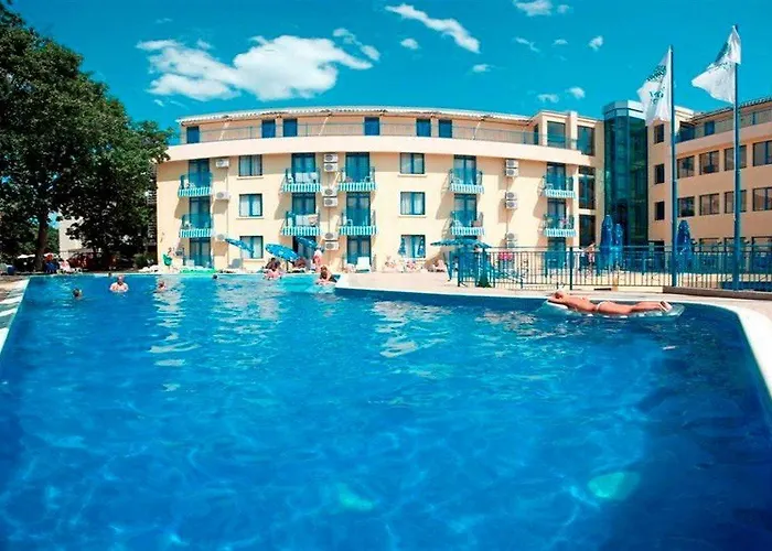 Blue Sky - & Parking 3*