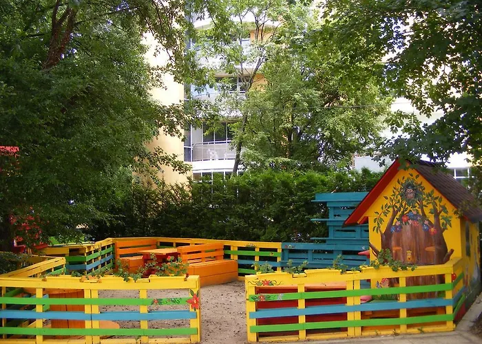 Hotel Blue Sky - & Parking Golden Sands