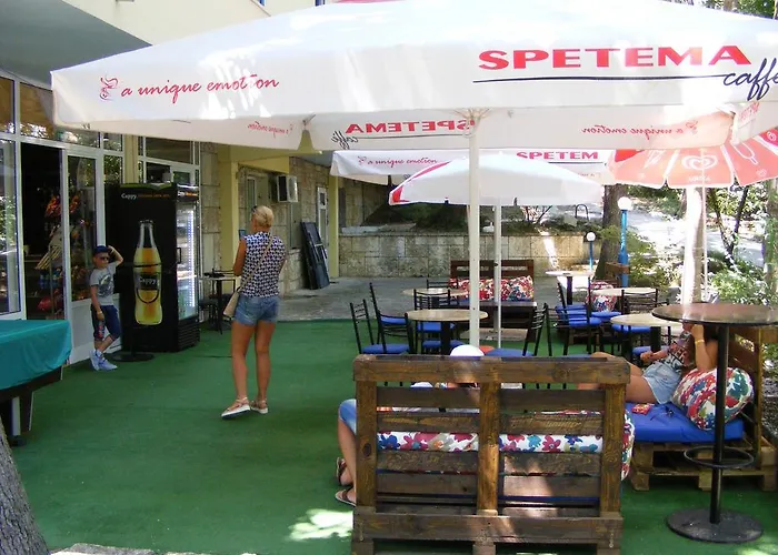 Blue Sky - & Parking