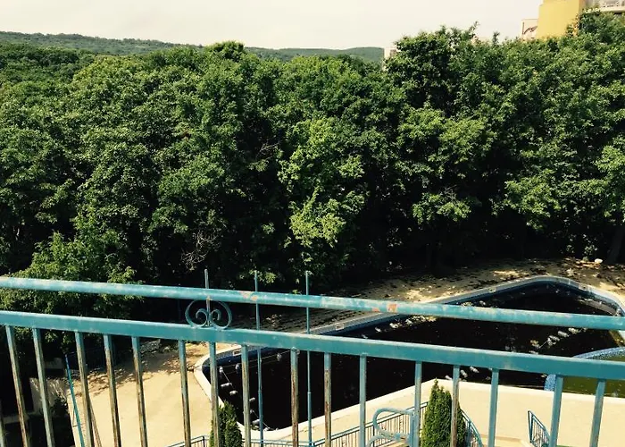 Blue Sky - & Parking Hotel Golden Sands