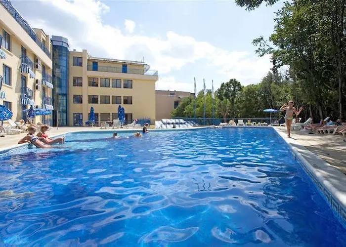 Hotel Blue Sky - & Parking 3*