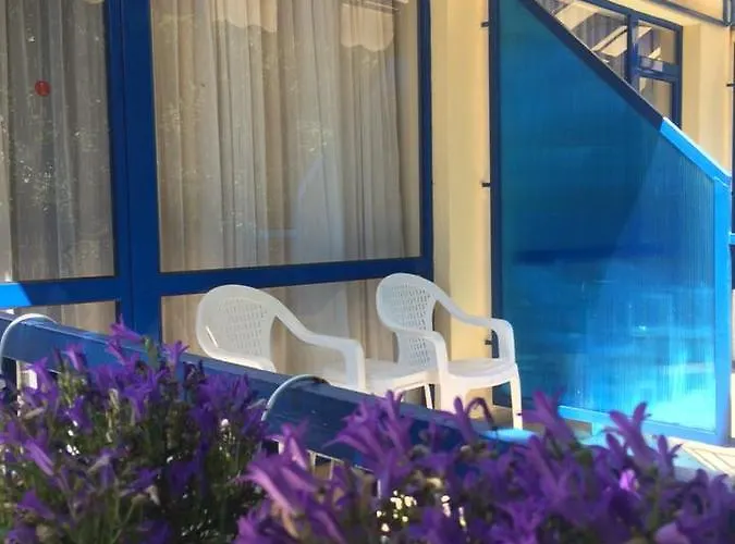 Blue Sky - & Parking 3*