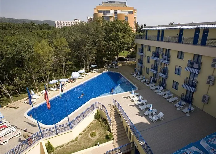 Hotel Blue Sky - & Parking